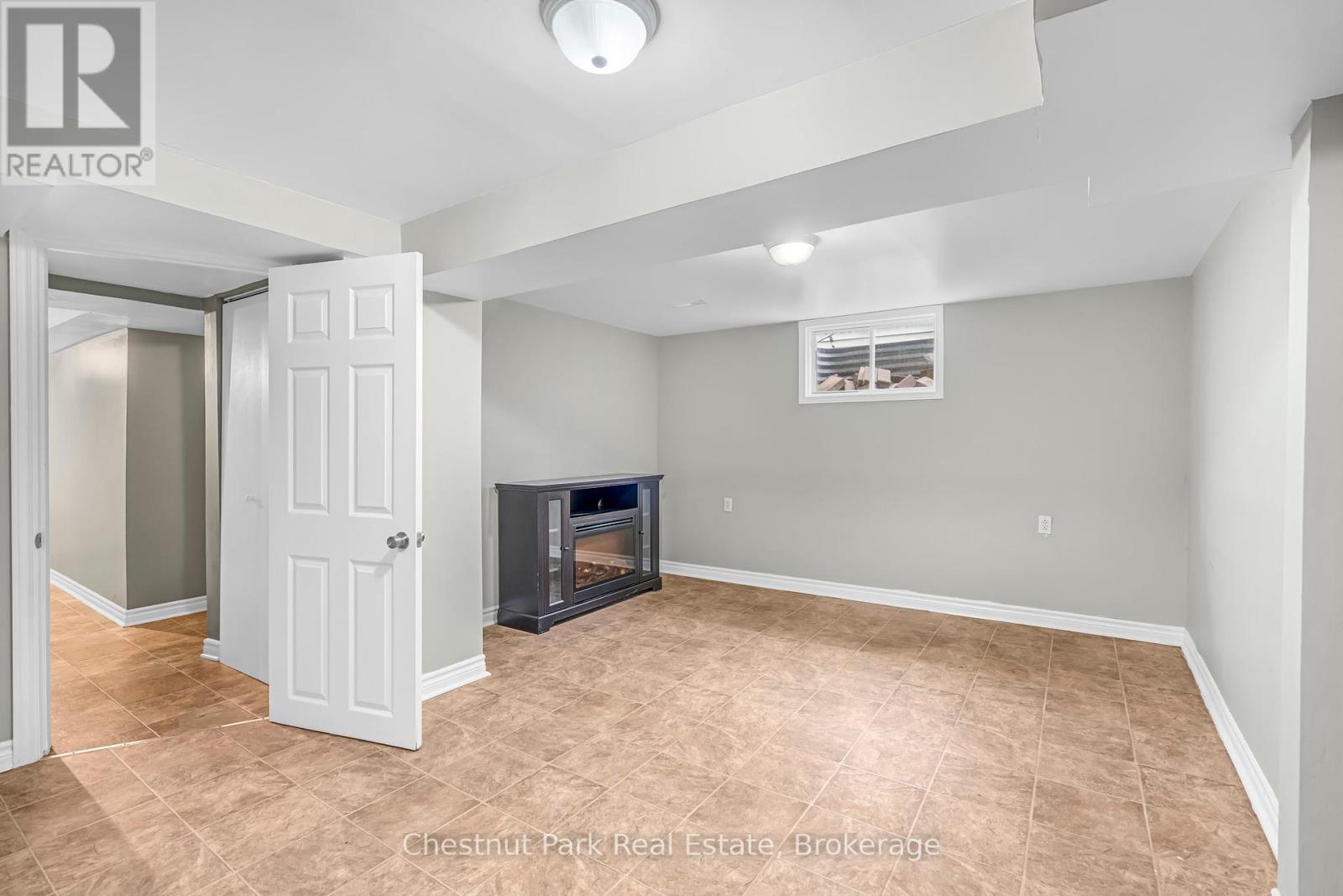 204 Hickling Trail, Barrie, Ontario  L4M 5X4 - Photo 34 - S12370831