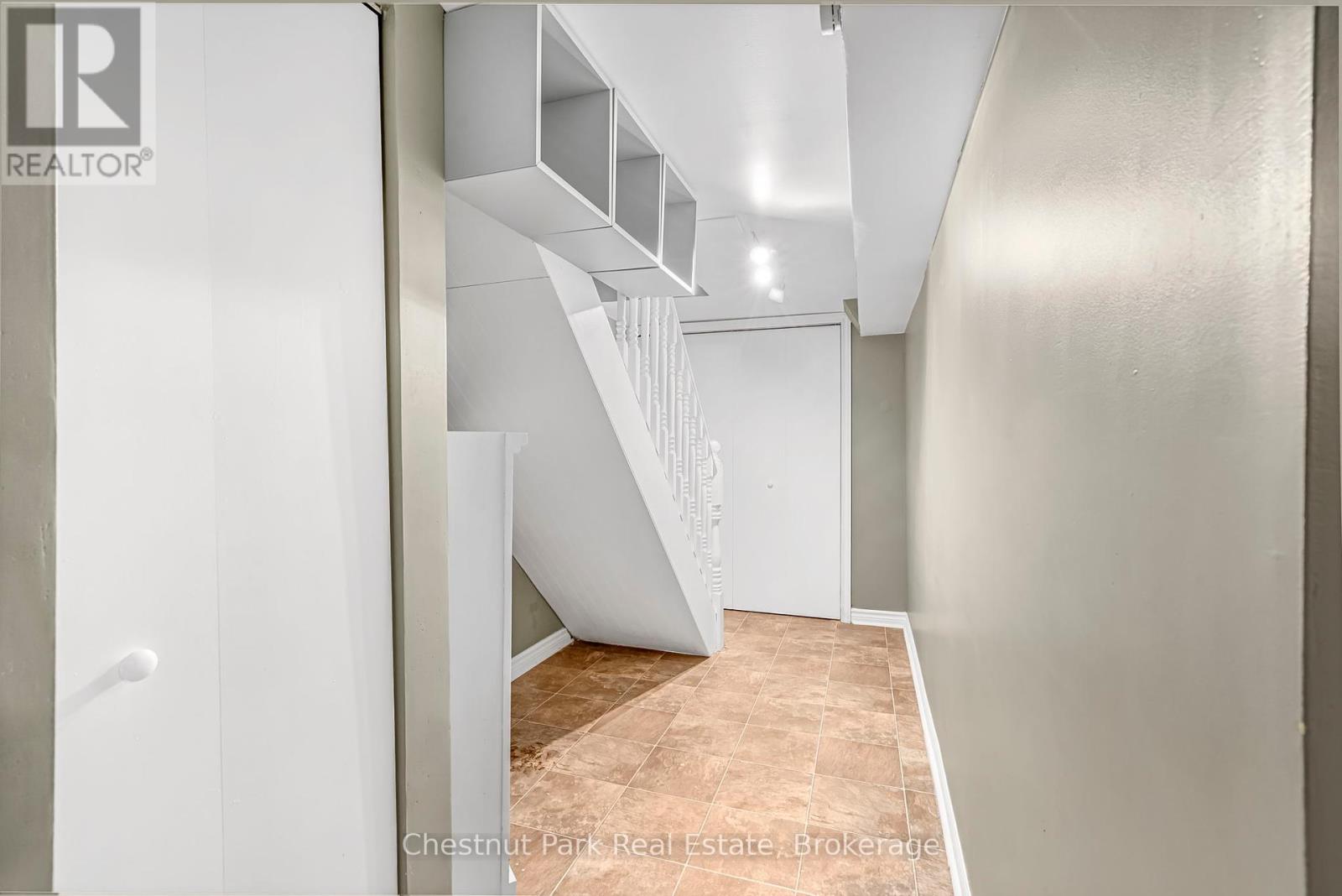 204 Hickling Trail, Barrie, Ontario  L4M 5X4 - Photo 38 - S12370831