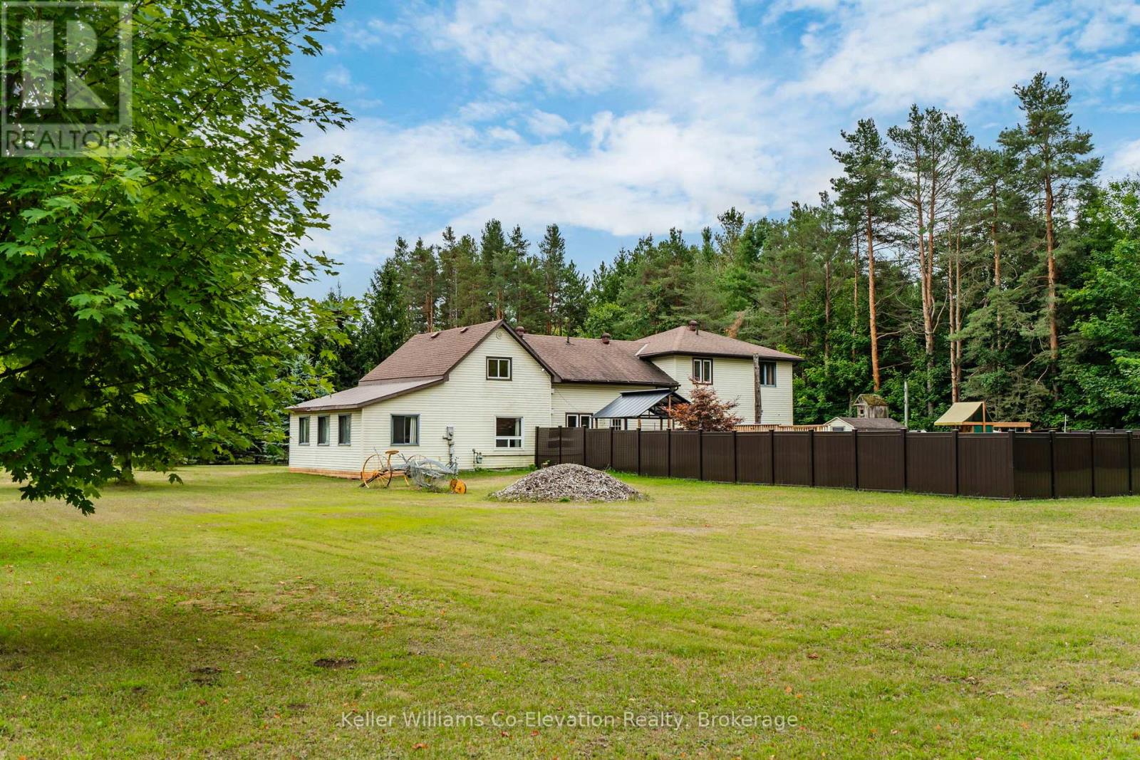 924 6 County Road S, Tiny, Ontario  L0L 2T0 - Photo 24 - S12370871