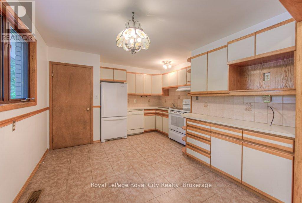 36 Argyle Drive, Guelph, Ontario  N1G 2P2 - Photo 12 - X12370806