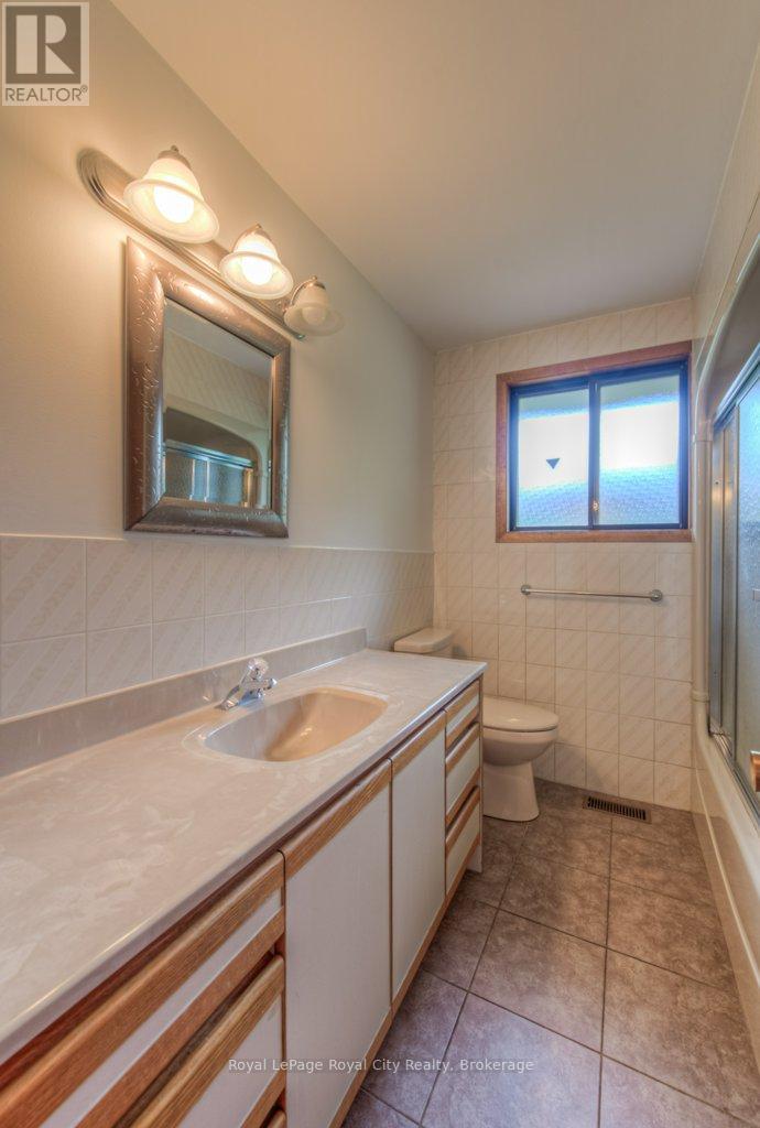 36 Argyle Drive, Guelph, Ontario  N1G 2P2 - Photo 23 - X12370806