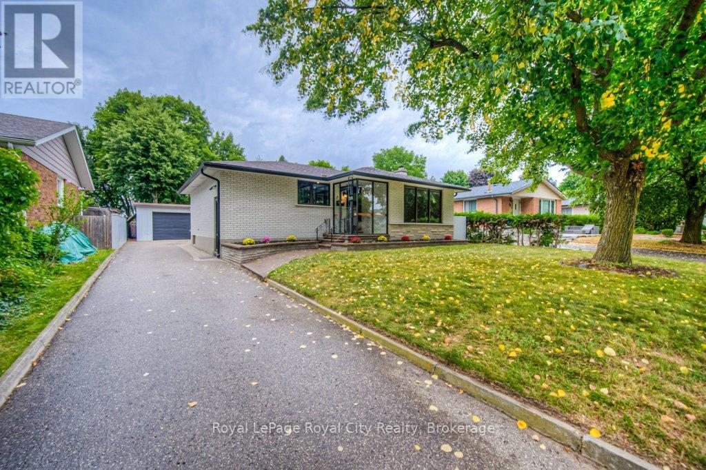 36 Argyle Drive, Guelph, Ontario  N1G 2P2 - Photo 4 - X12370806