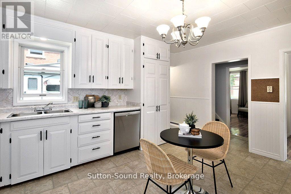 872 5th Avenue W, Owen Sound, Ontario  N4K 5A4 - Photo 8 - X12370865