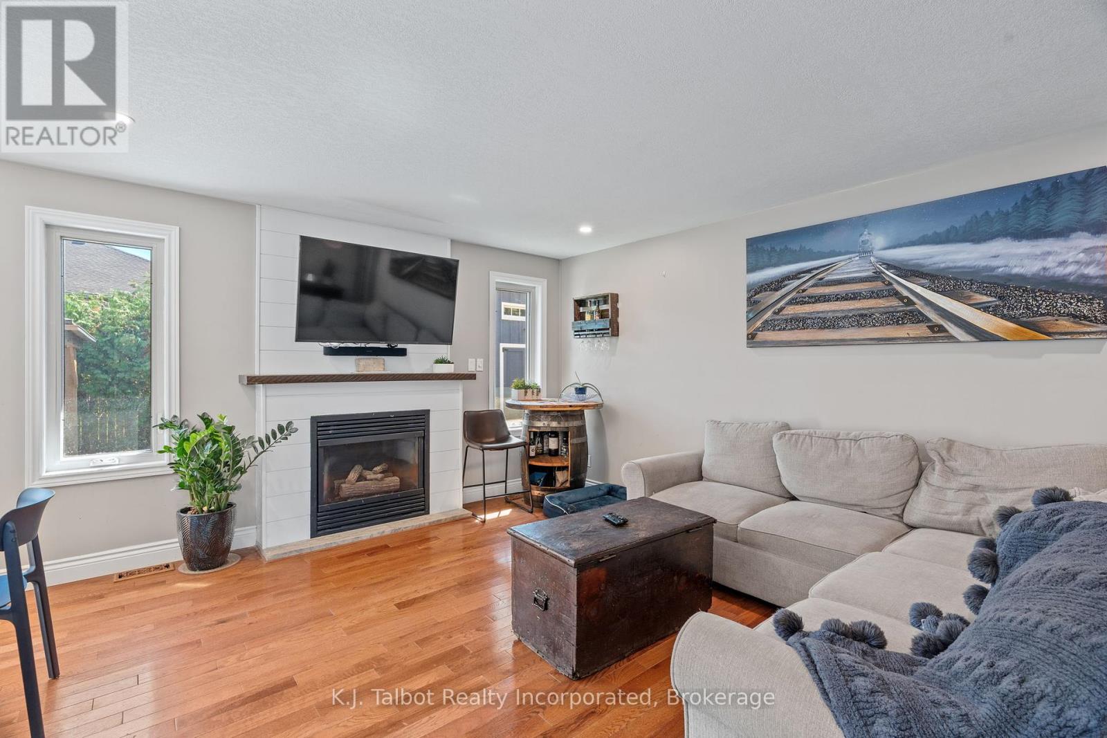 47 Suncoast Drive W, Goderich, Ontario  N7A 4H1 - Photo 13 - X12370888