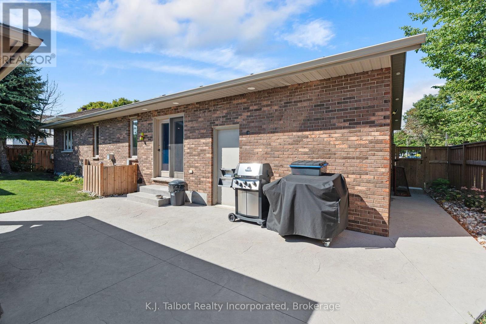 47 Suncoast Drive W, Goderich, Ontario  N7A 4H1 - Photo 34 - X12370888