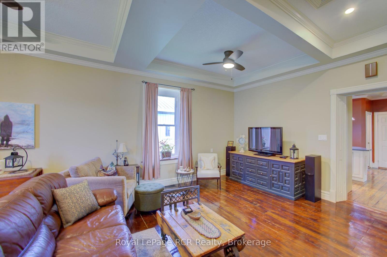134 Frederick Street E, Wellington North, Ontario  N0G 1A0 - Photo 12 - X12370903