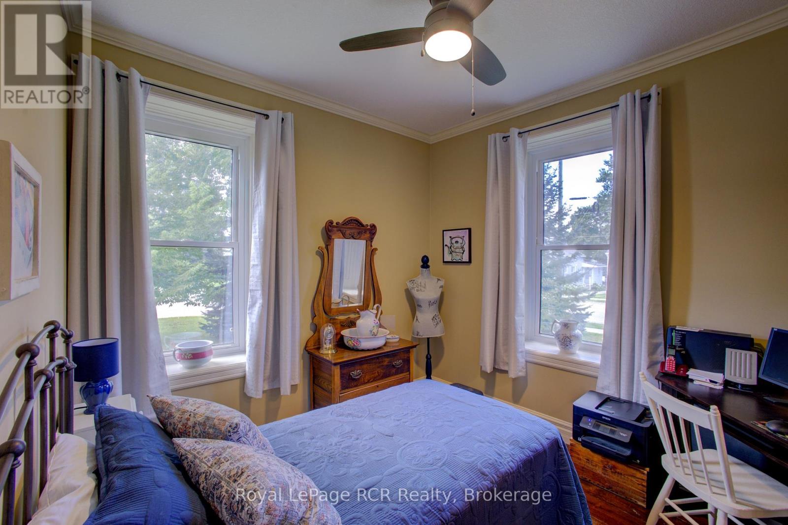 134 Frederick Street E, Wellington North, Ontario  N0G 1A0 - Photo 15 - X12370903
