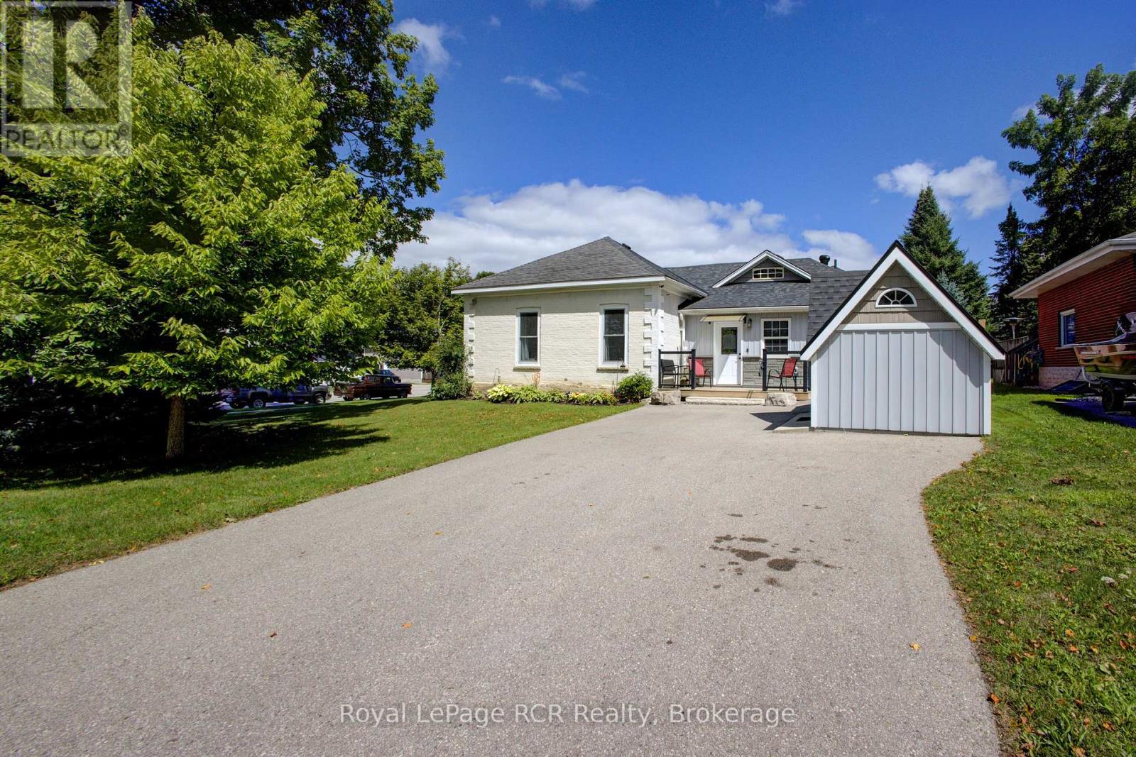 134 Frederick Street E, Wellington North, Ontario  N0G 1A0 - Photo 22 - X12370903