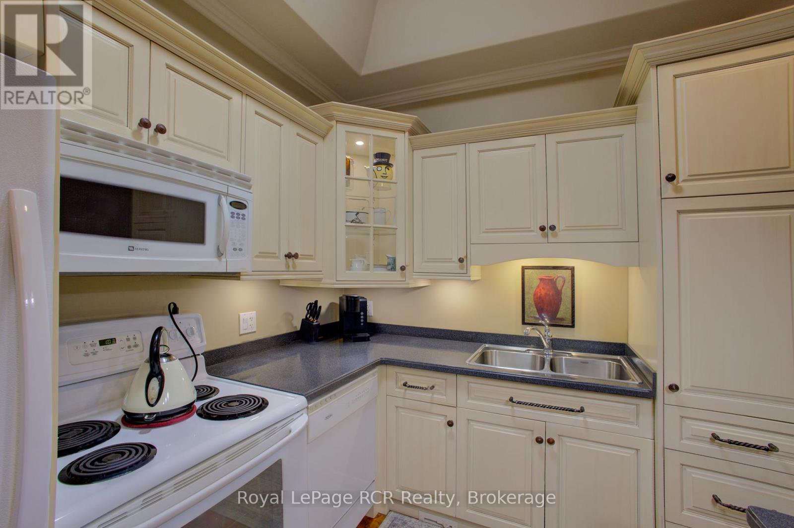 134 Frederick Street E, Wellington North, Ontario  N0G 1A0 - Photo 5 - X12370903