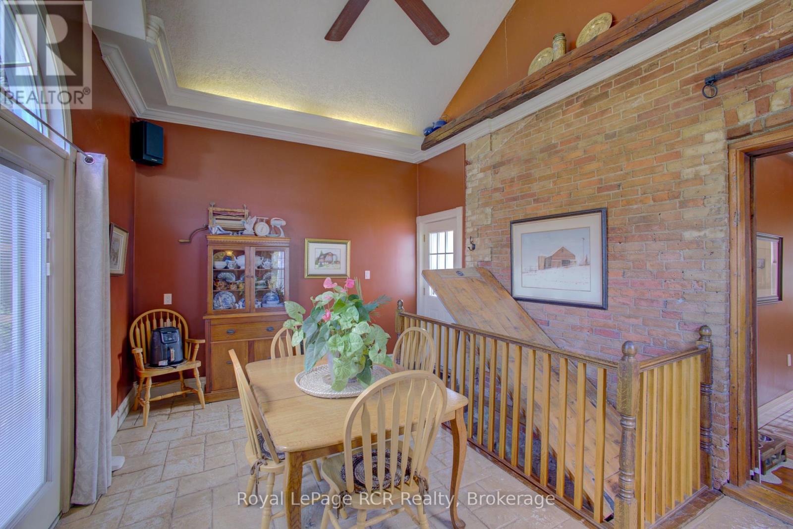 134 Frederick Street E, Wellington North, Ontario  N0G 1A0 - Photo 8 - X12370903