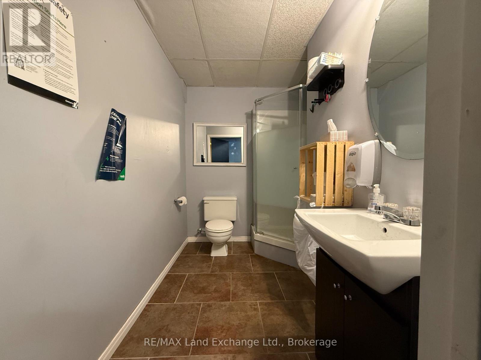 336 Lambton Street, Kincardine, Ontario  N2Z 1Y9 - Photo 5 - X12370908