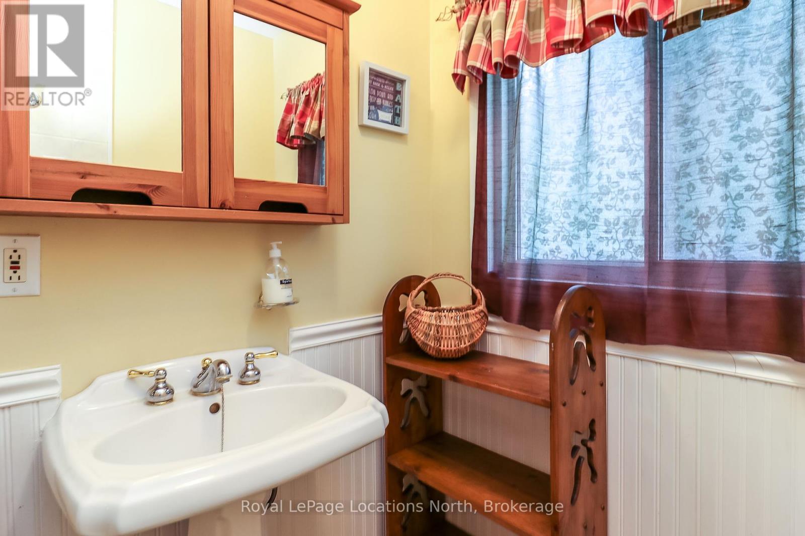 2198 Champlain Road, Tiny, Ontario  L9M 0C4 - Photo 16 - S12371050