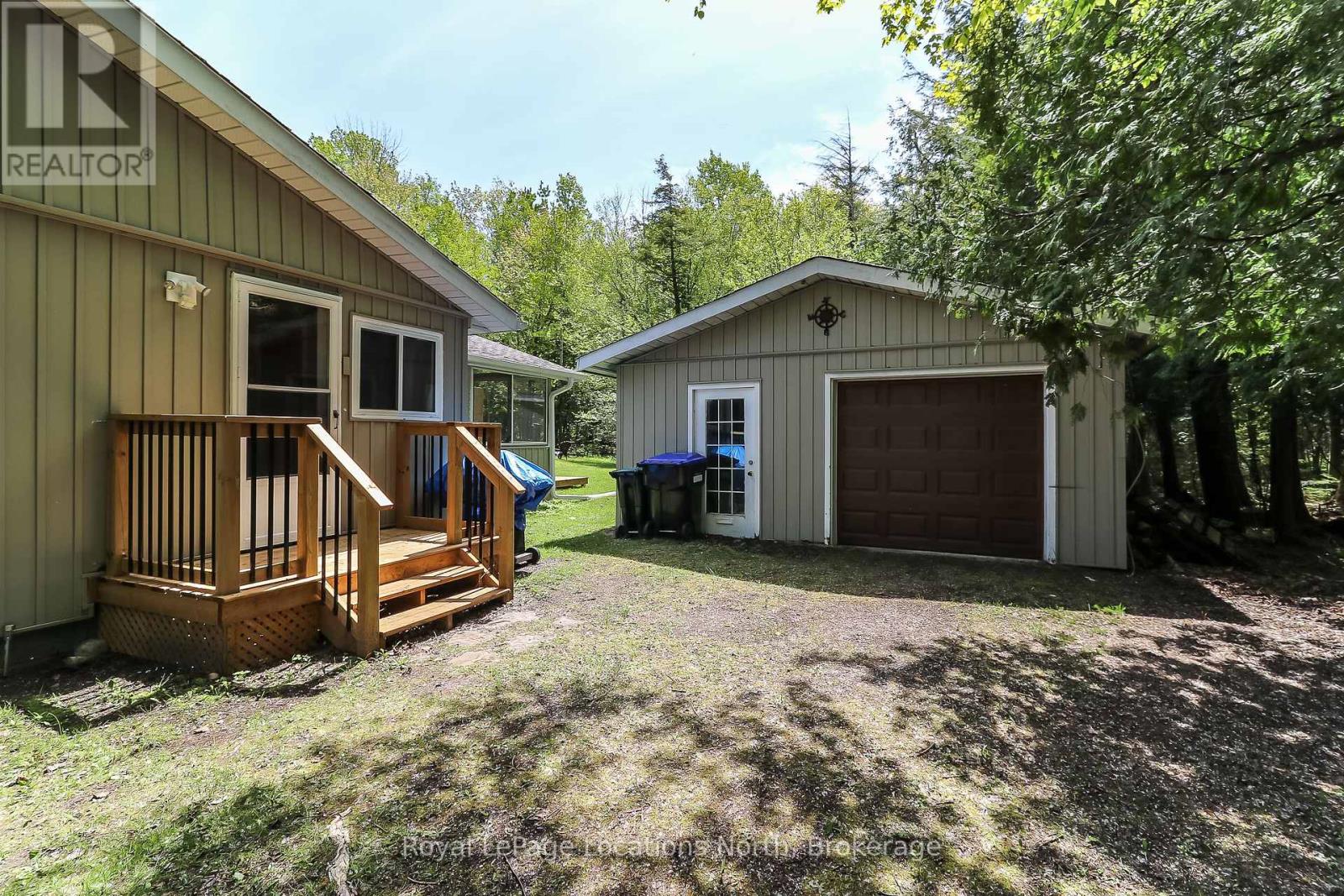 2198 Champlain Road, Tiny, Ontario  L9M 0C4 - Photo 25 - S12371050