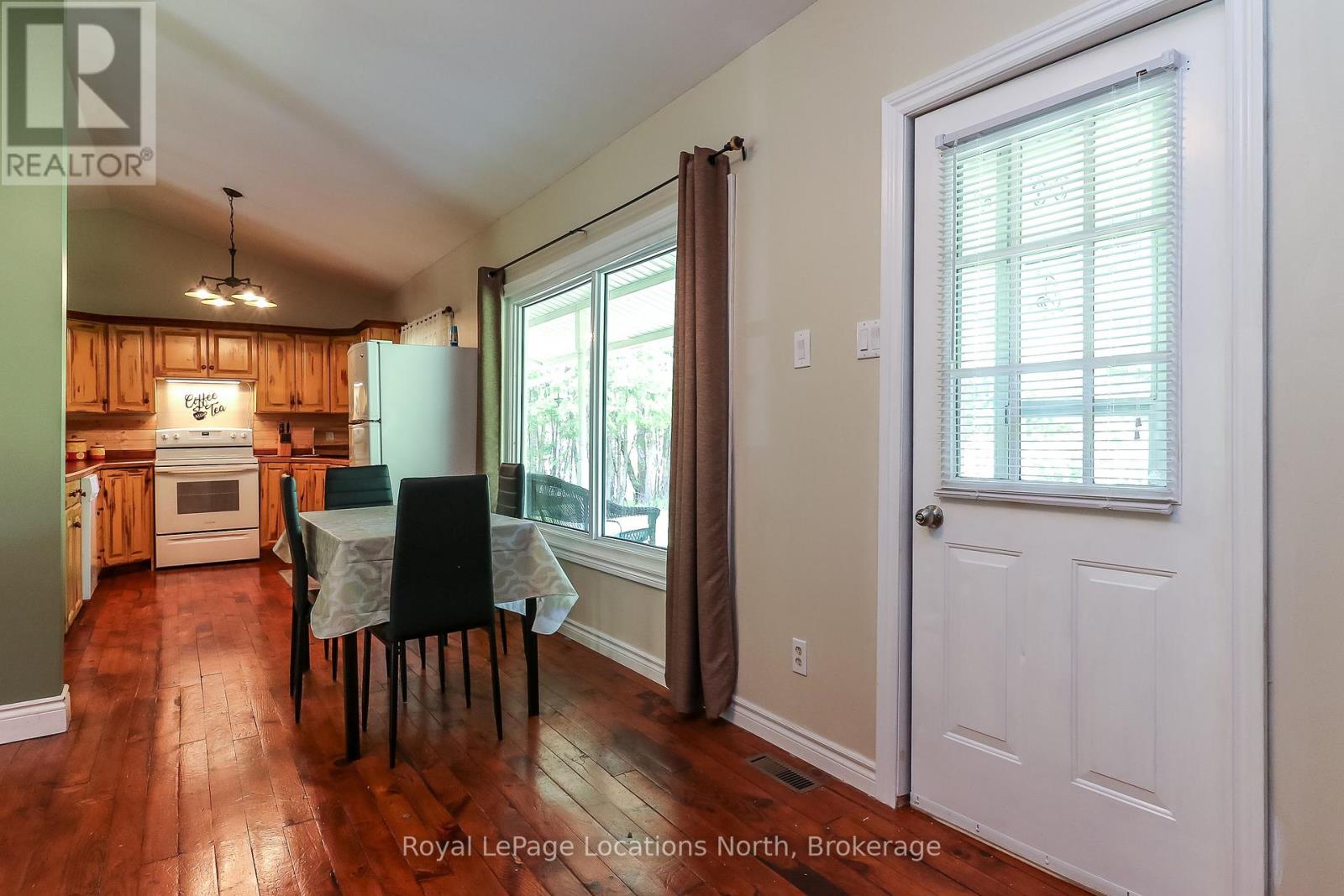 2198 Champlain Road, Tiny, Ontario  L9M 0C4 - Photo 5 - S12371050