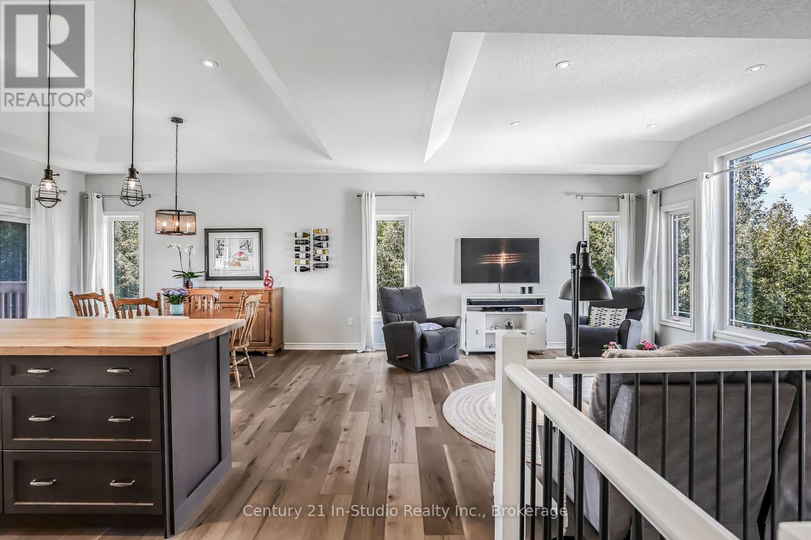 202 Meredith Way, Chatsworth, Ontario  N0H 1G0 - Photo 21 - X12370962