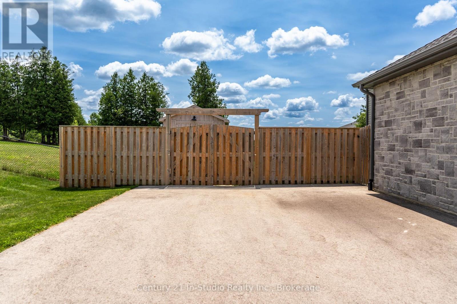 202 Meredith Way, Chatsworth, Ontario  N0H 1G0 - Photo 6 - X12370962
