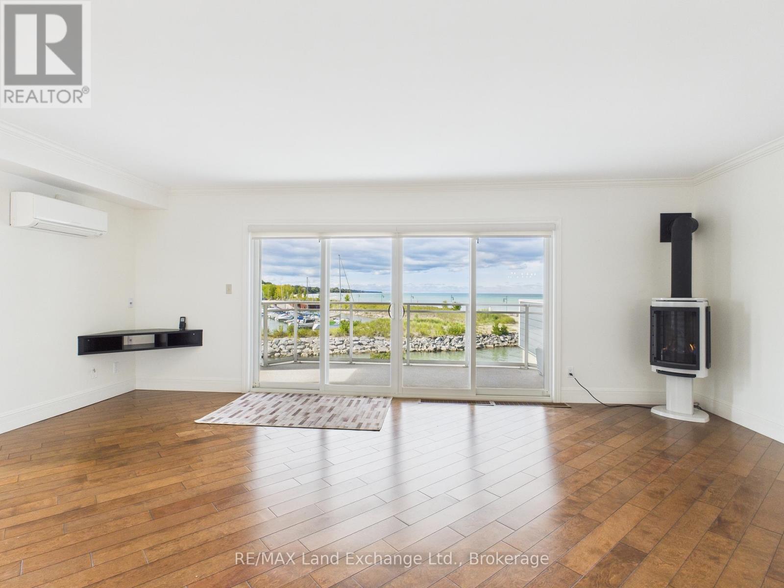 108 - 200 Harbour Street, Kincardine, Ontario  N2Z 3A3 - Photo 6 - X12371063