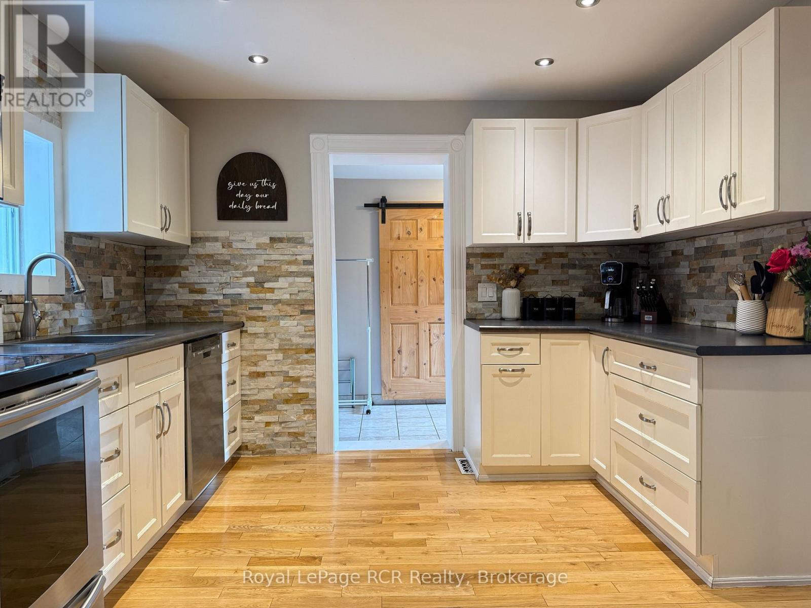 312 18th Street W, Owen Sound, Ontario  N4K 4C1 - Photo 11 - X12371269