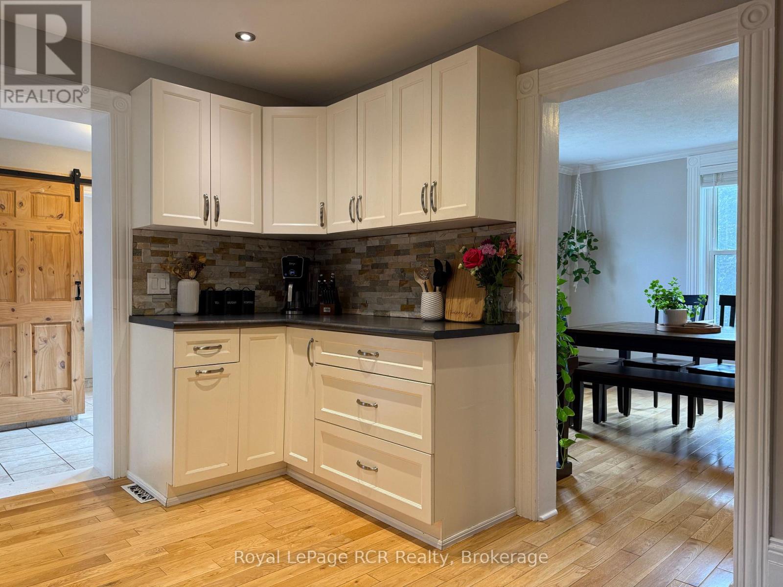 312 18th Street W, Owen Sound, Ontario  N4K 4C1 - Photo 12 - X12371269