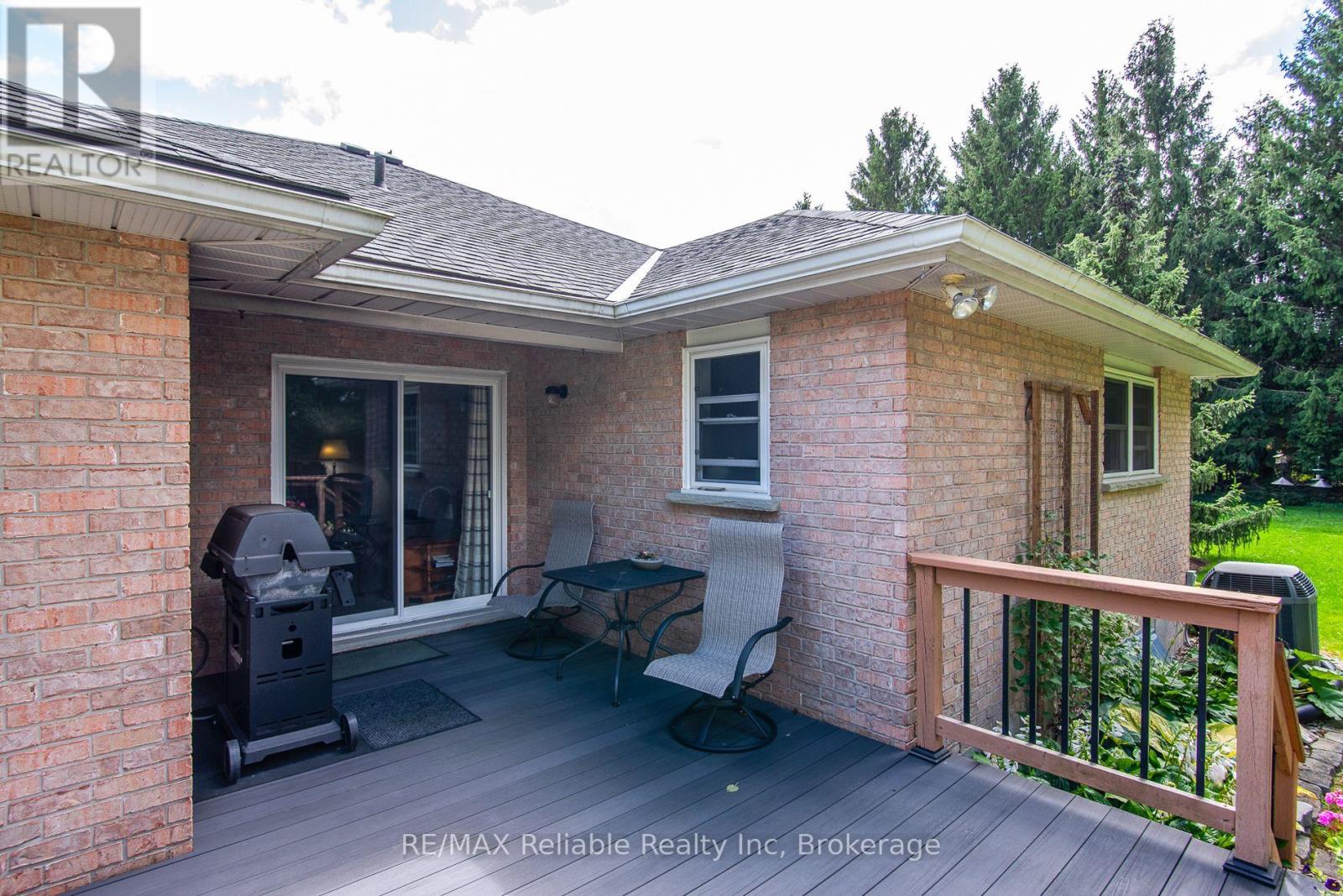 61 Church Street, Huron East, Ontario  N0K 1W0 - Photo 11 - X12371538