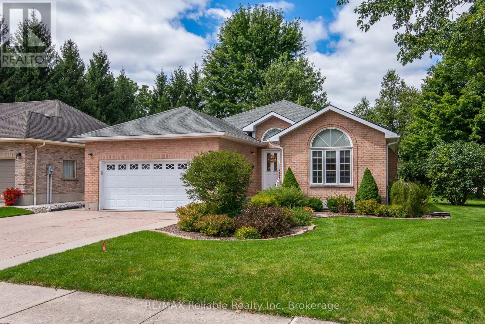 61 Church Street, Huron East, Ontario  N0K 1W0 - Photo 2 - X12371538