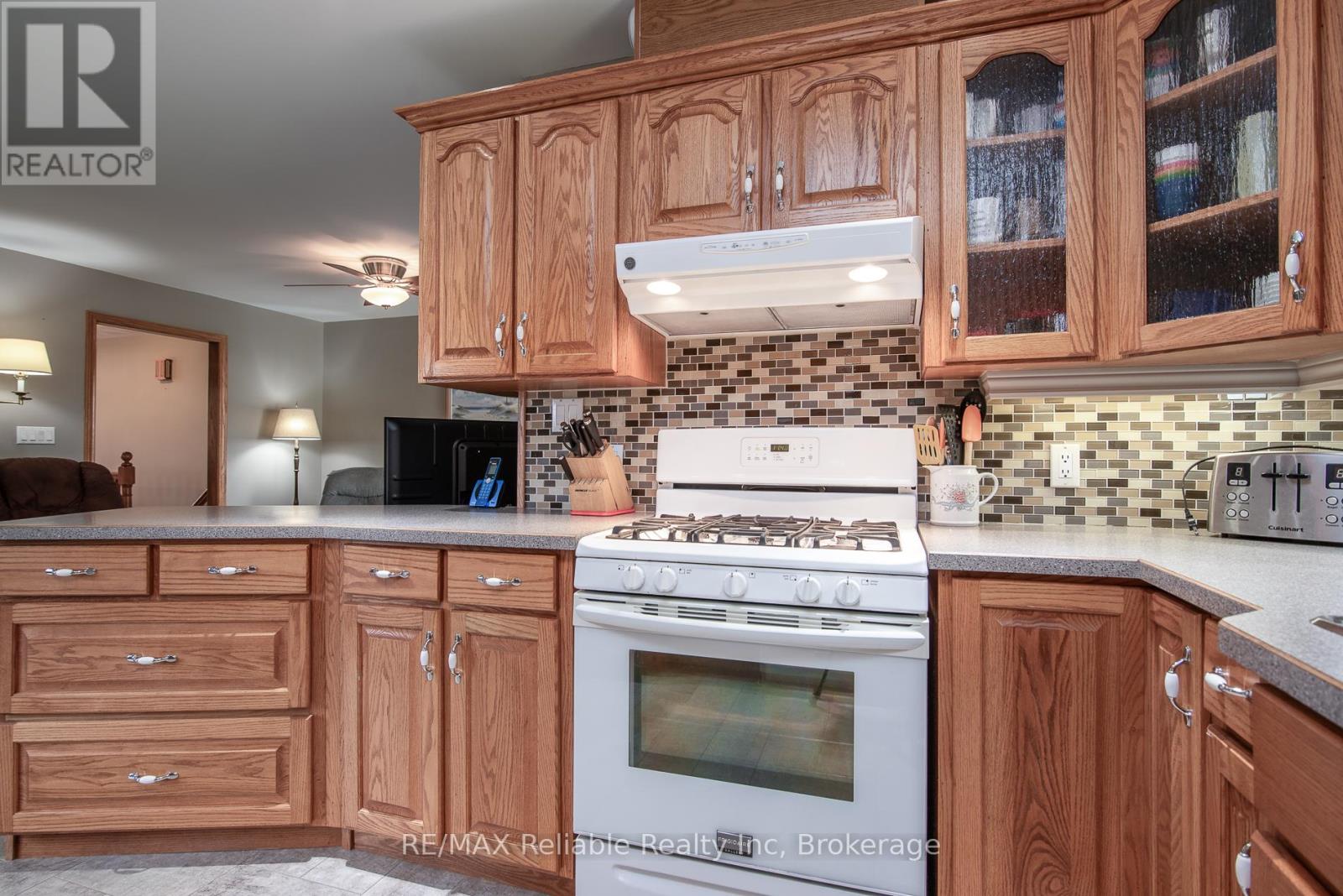 61 Church Street, Huron East, Ontario  N0K 1W0 - Photo 26 - X12371538