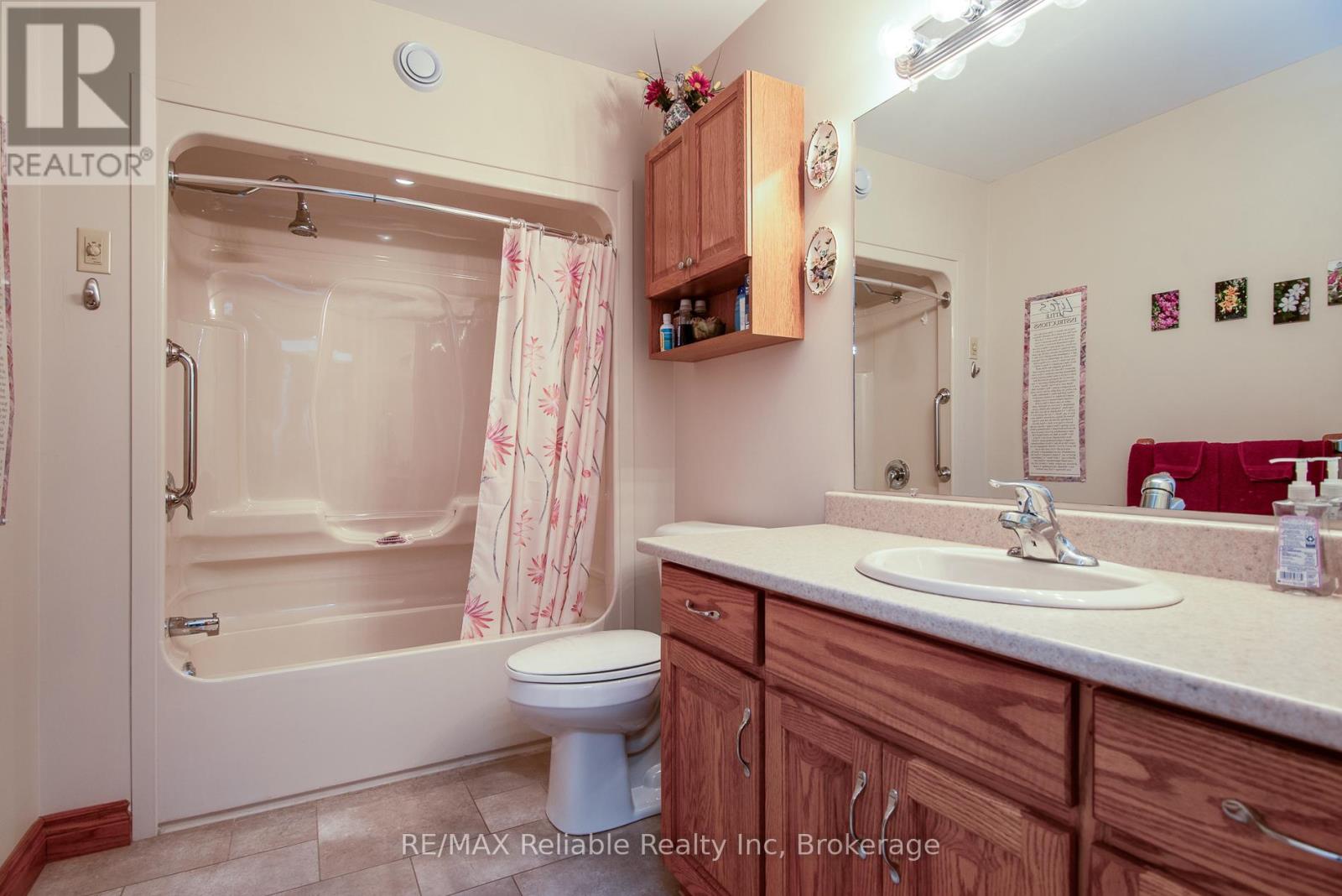 61 Church Street, Huron East, Ontario  N0K 1W0 - Photo 28 - X12371538