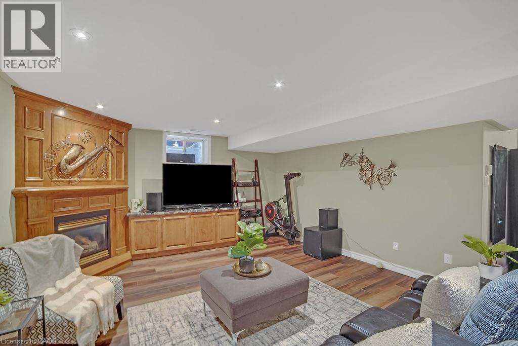 8 Meadowlea Court, Caledonia, Ontario  N3W 2N4 - Photo 33 - 40764339