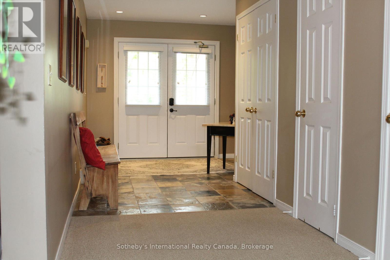 115 - 107 Wintergreen Place, Blue Mountains, Ontario  L9Y 0P8 - Photo 5 - X12371746