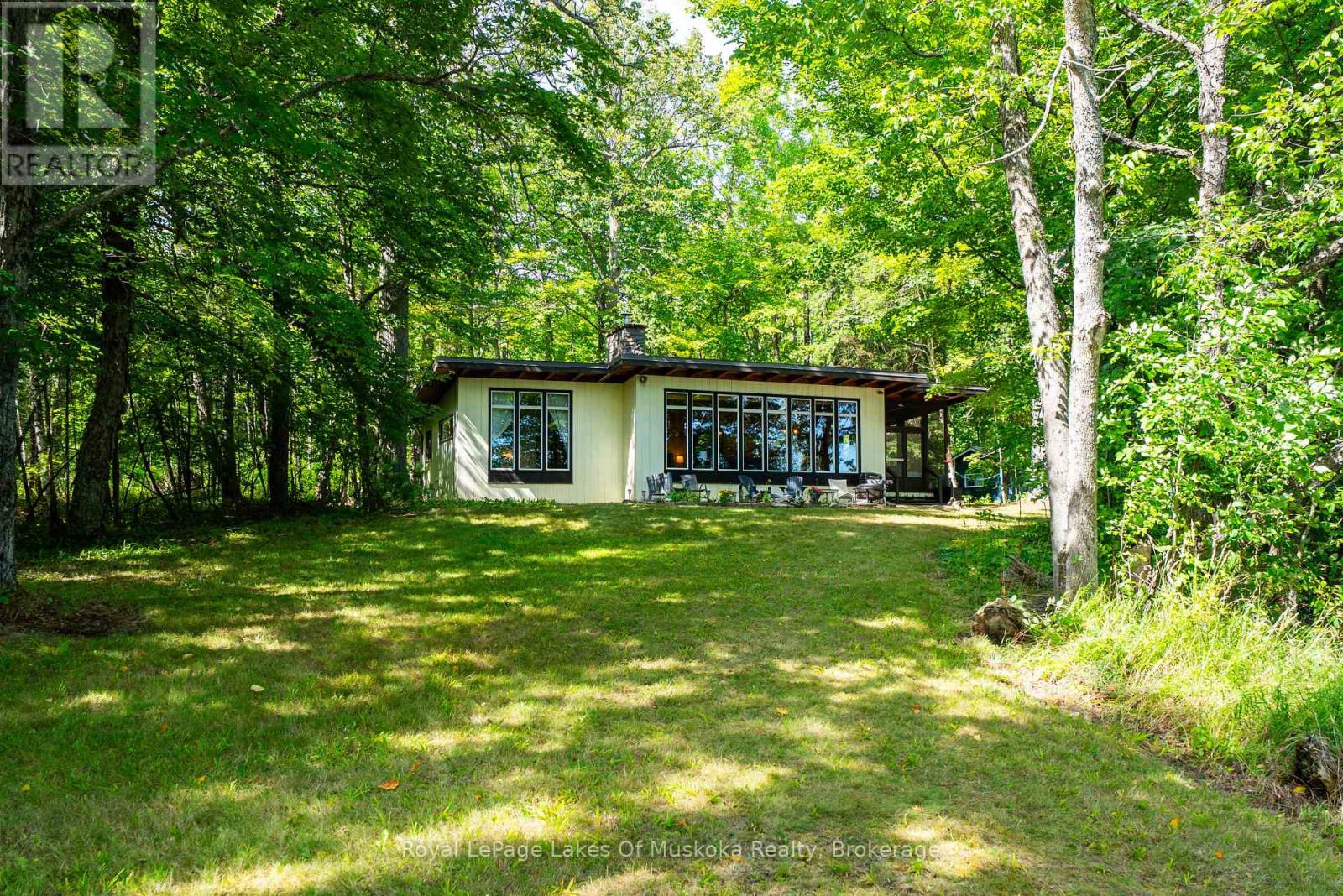 1053 ROBSON LANE, Lake of Bays, Ontario