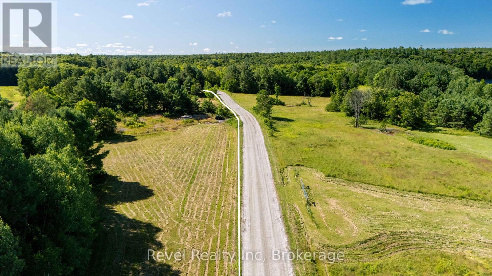 29 Alexandria Crescent, Seguin, Ontario  P0C 1J0 - Photo 9 - X12371976