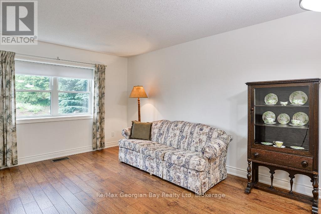 10a Kimberley Avenue, Bracebridge, Ontario  P1L 0A6 - Photo 11 - X12372103