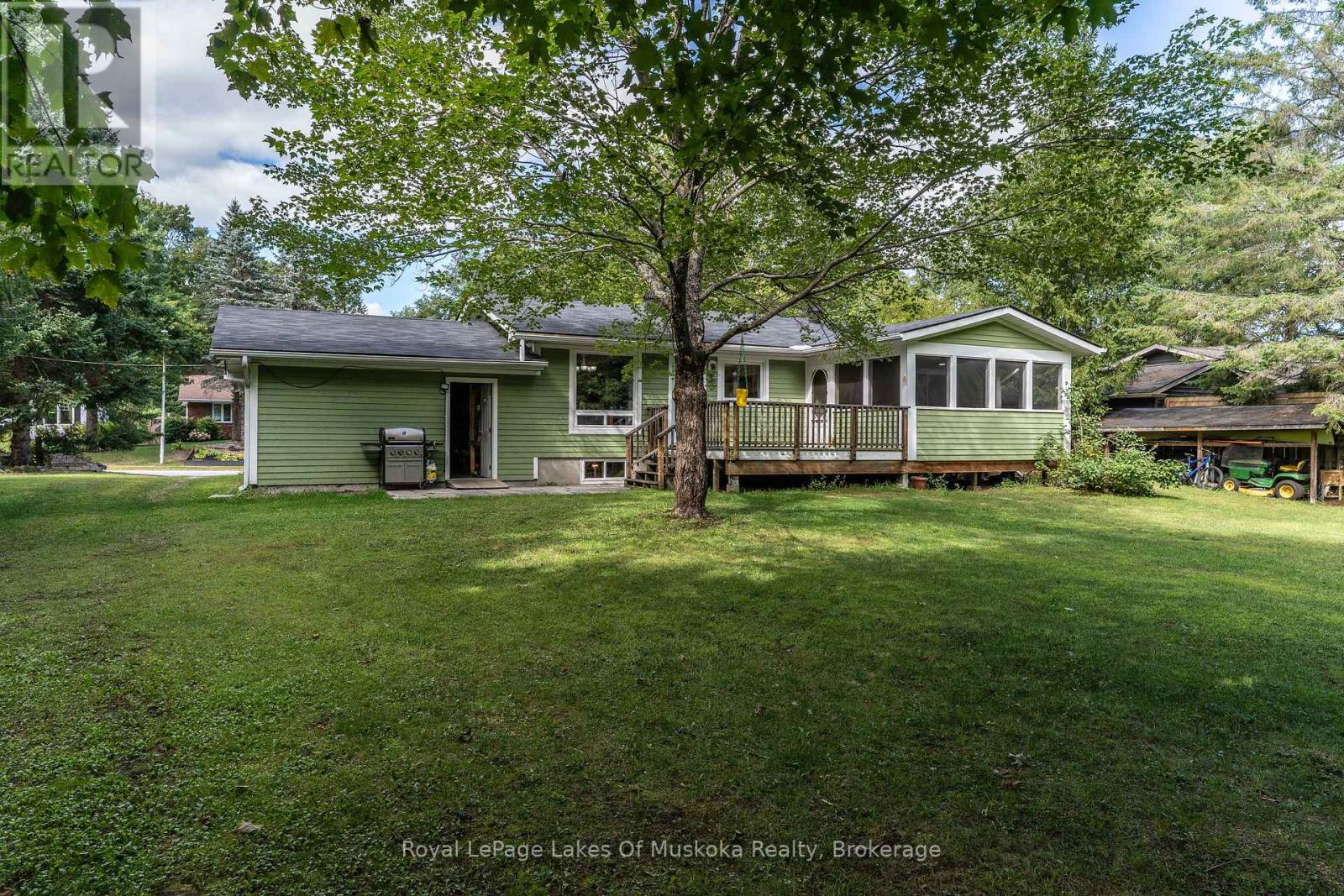 70 Meadow Heights Drive, Bracebridge, Ontario  P1L 1A3 - Photo 2 - X12372183