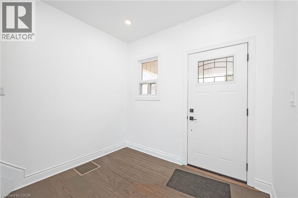 18 Huntley Street, Hamilton, Ontario  L8L 5X7 - Photo 8 - 40762017