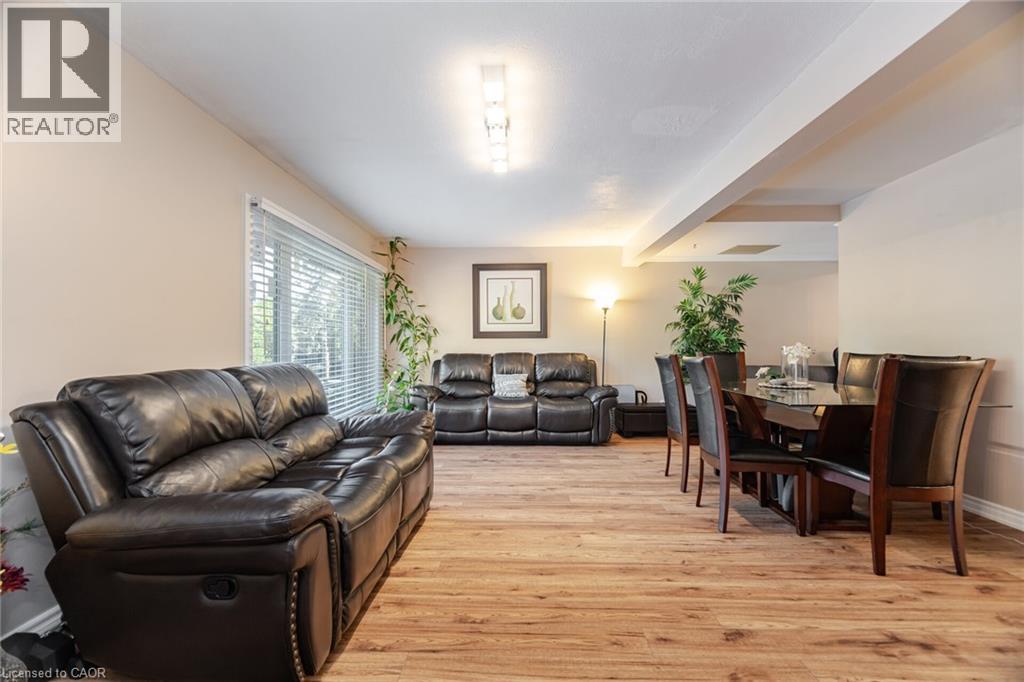 1021 Falgarwood Drive, Oakville, Ontario  L6H 1N7 - Photo 4 - 40764886