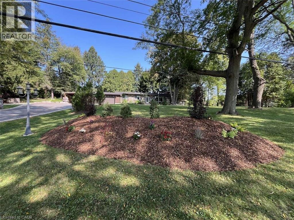 915 Governors Road, Dundas, Ontario  L9H 5E3 - Photo 2 - 40764893