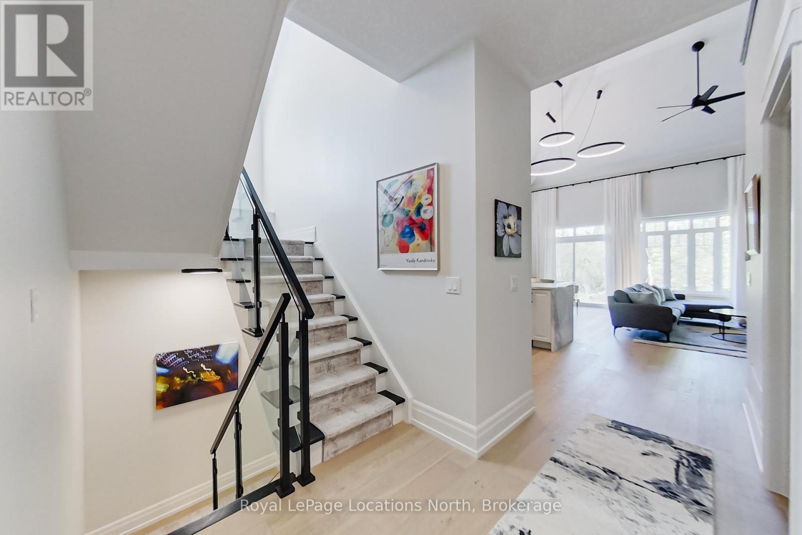 128 Rankin's Crescent, Blue Mountains, Ontario  N0H 2P0 - Photo 5 - X12372626