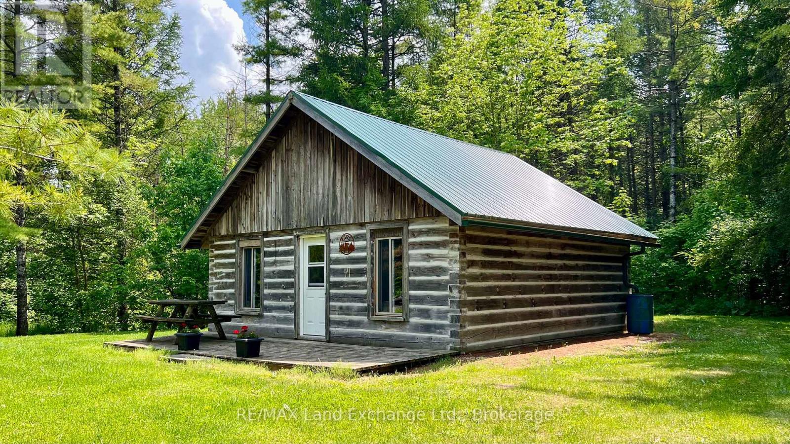 390 Paradise Lake Street, Huron-Kinloss, Ontario  N0G 2H0 - Photo 14 - X12373009