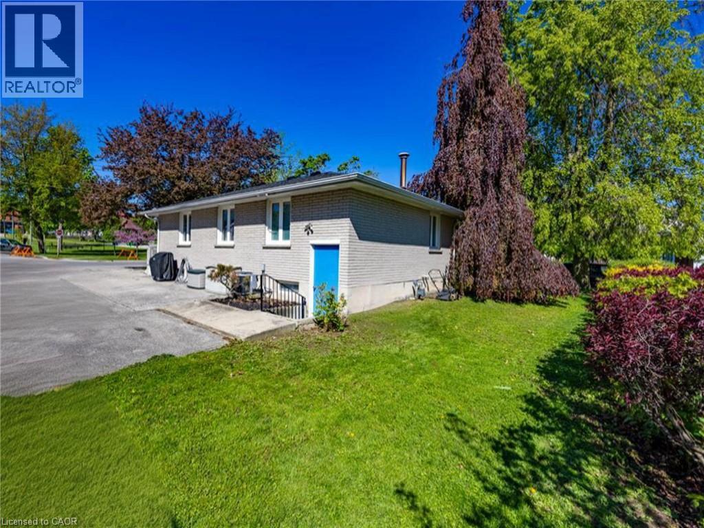 100 Market Street E, Port Dover, Ontario  N0A 1N0 - Photo 3 - 40764987