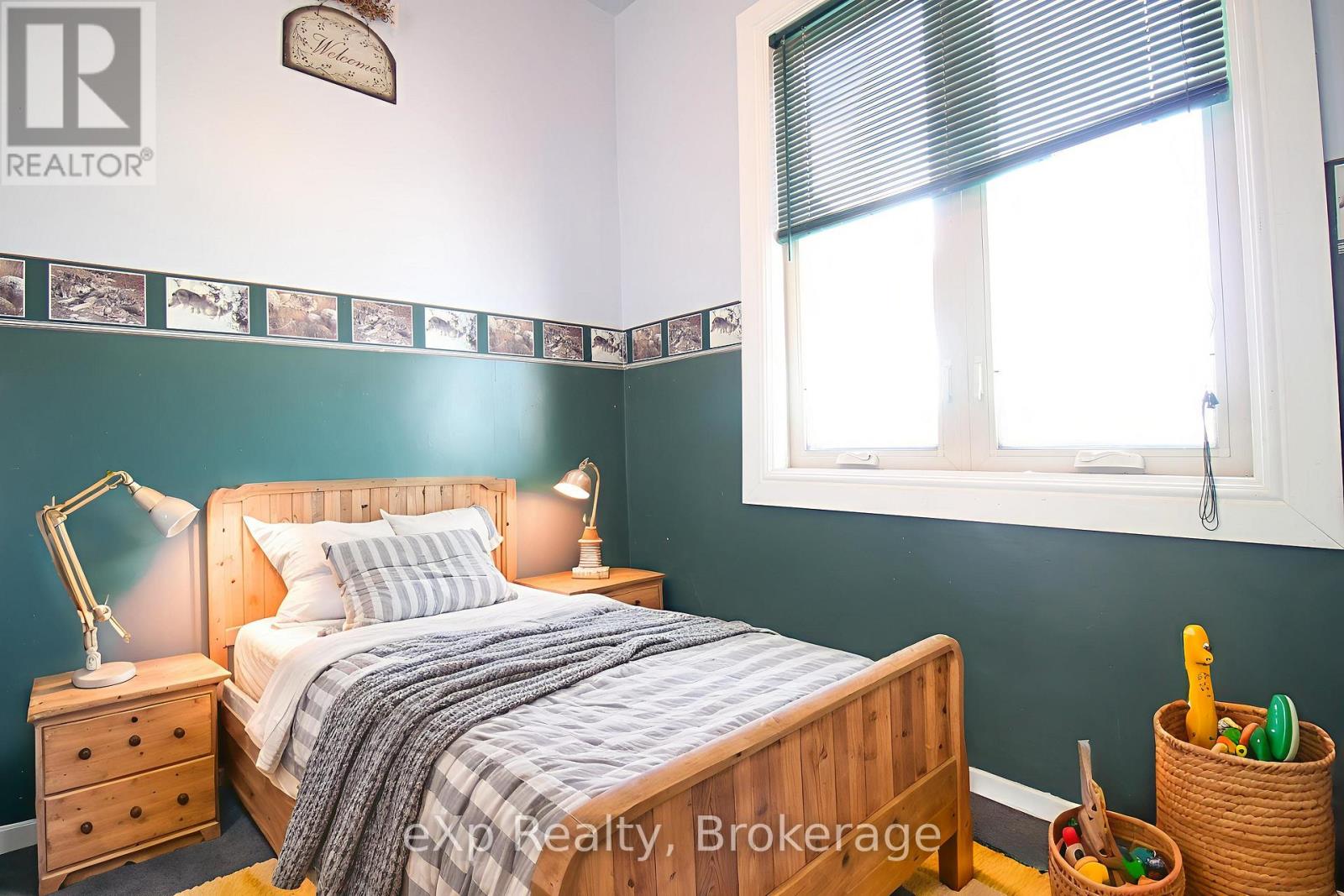 125 Lake Drive, West Grey, Ontario  N0C 1H0 - Photo 13 - X12376022