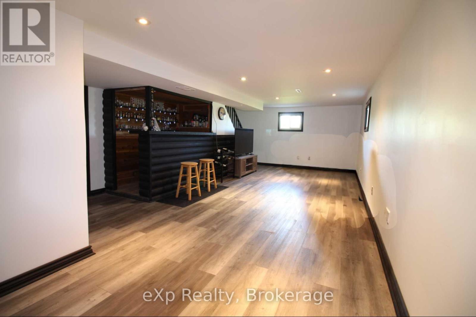 125 Lake Drive, West Grey, Ontario  N0C 1H0 - Photo 18 - X12376022