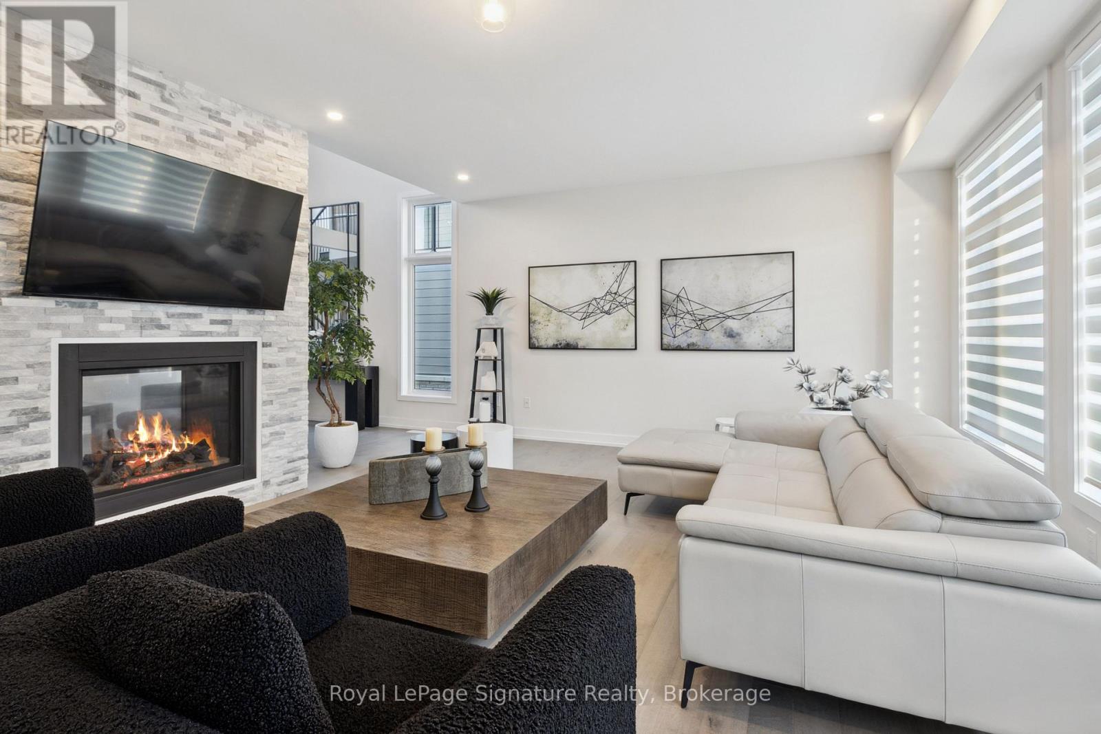 102 Stoneleigh Drive, Blue Mountains, Ontario  L9Y 5L3 - Photo 6 - X12376060