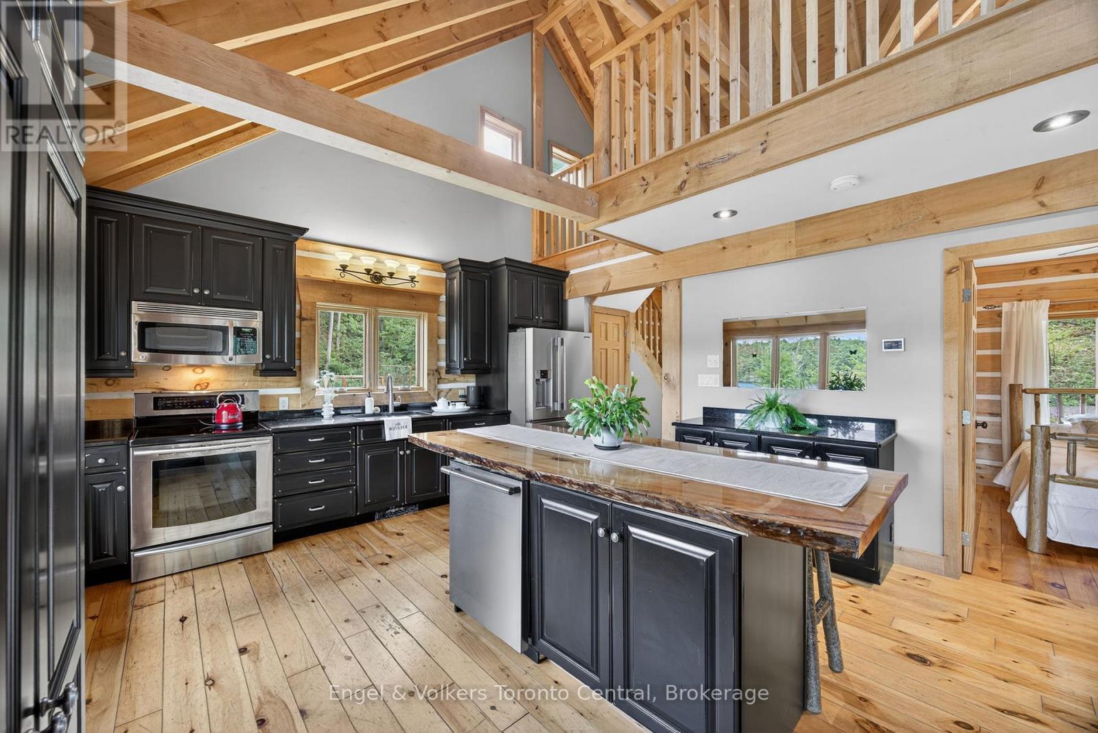 1042 Amanda Ln - 1750 Frank Cooper Trail, Gravenhurst, Ontario  P1P 1R3 - Photo 16 - X12376344