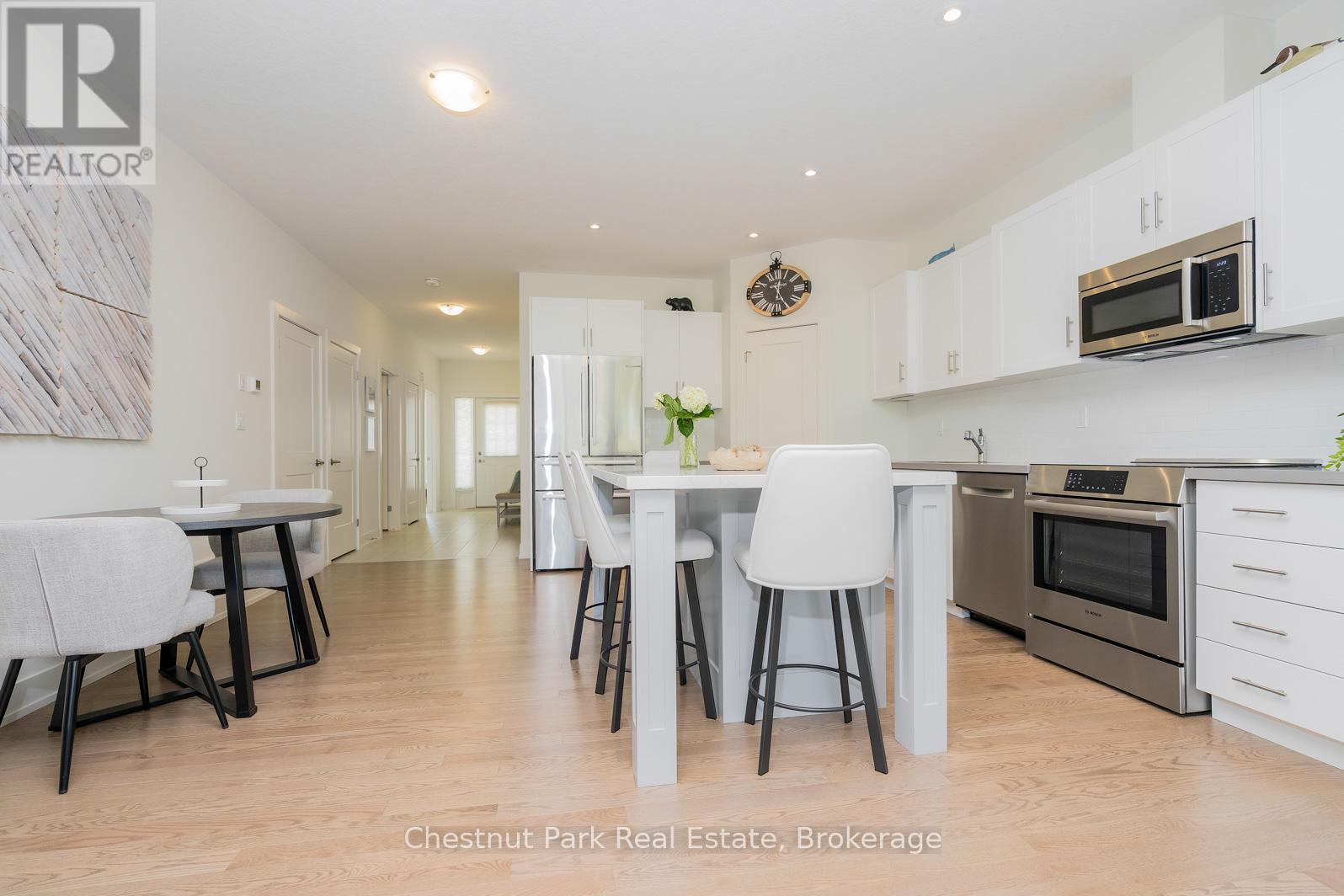 161 Hawthorn Crescent, Georgian Bluffs, Ontario  N0H 1S0 - Photo 8 - X12376717