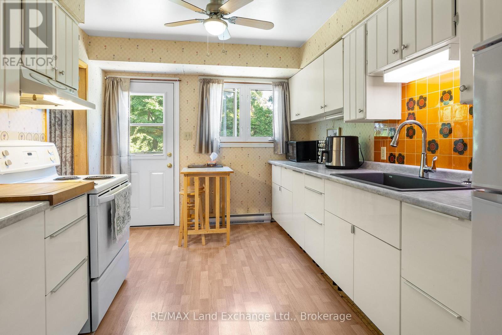 795 Green Street, Saugeen Shores, Ontario  N0H 2C4 - Photo 17 - X12376833