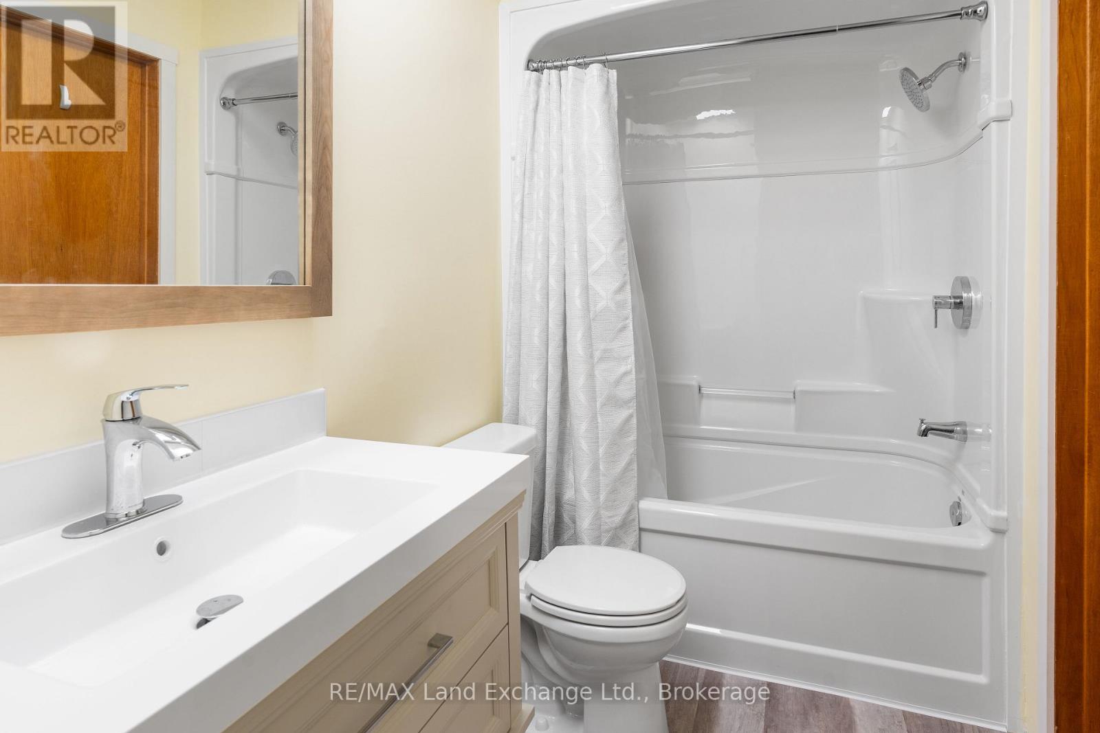 795 Green Street, Saugeen Shores, Ontario  N0H 2C4 - Photo 25 - X12376833