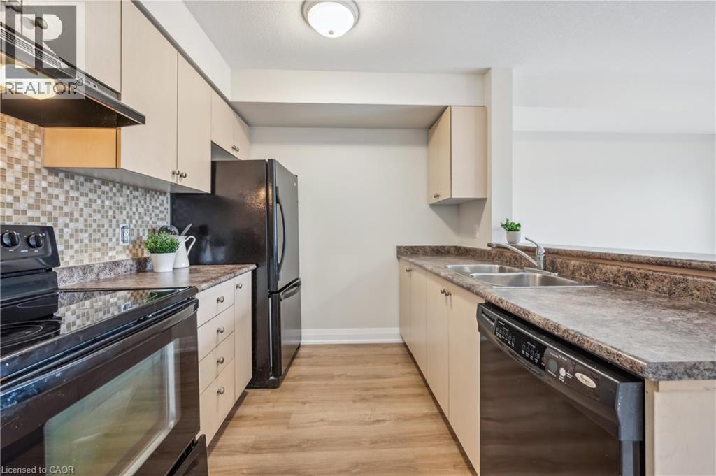 45 Cedarhill Crescent Unit# 12d, Kitchener, Ontario  N2E 0A2 - Photo 6 - 40765313