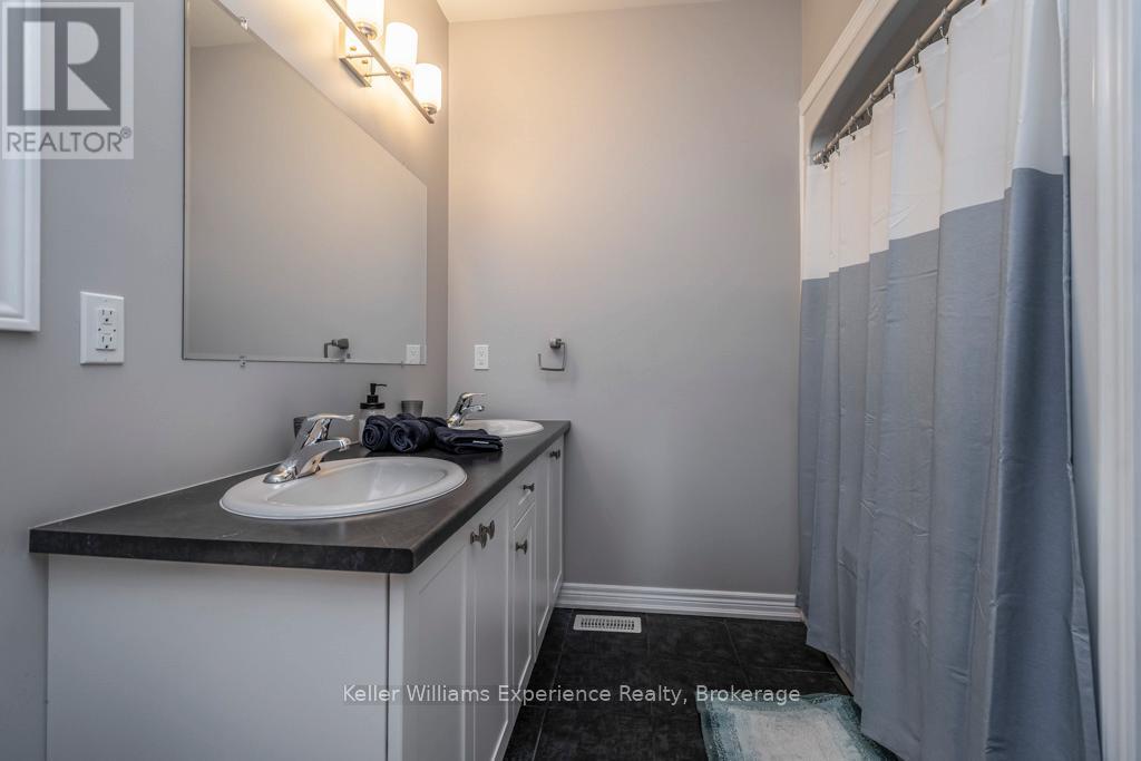 40 Lindale Avenue, Tiny, Ontario  L9M 0J2 - Photo 9 - S12376942