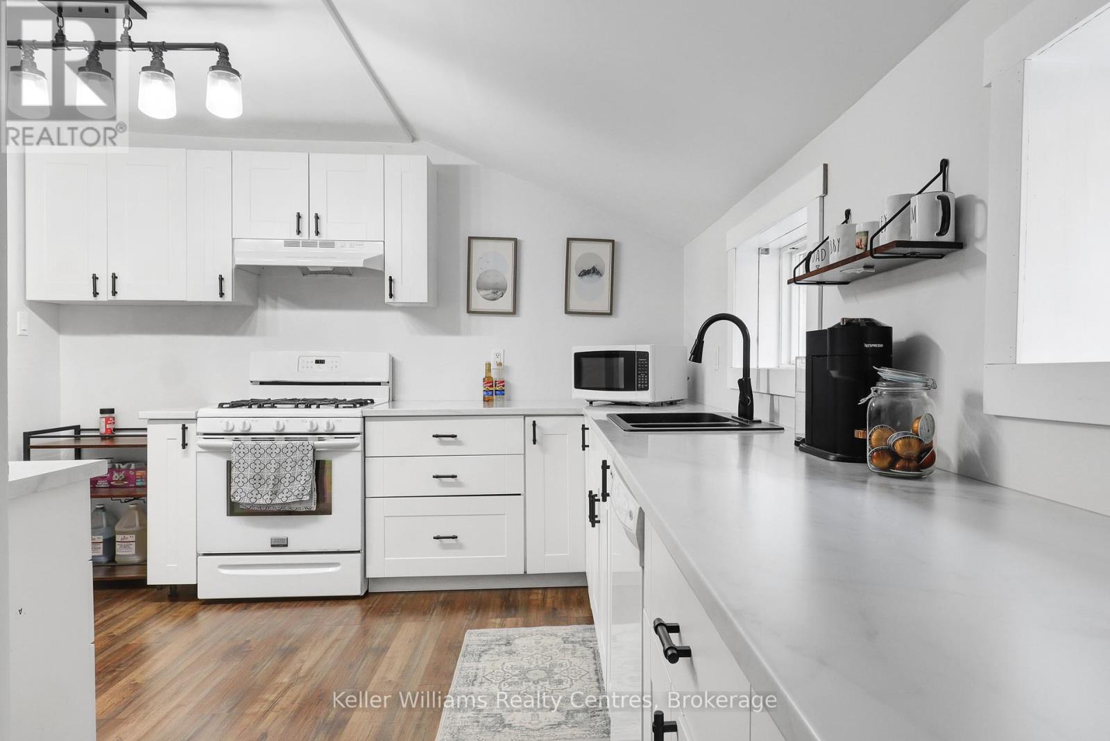 31 Yonge Street S, Arran-Elderslie, Ontario  N0H 2N0 - Photo 8 - X12376875