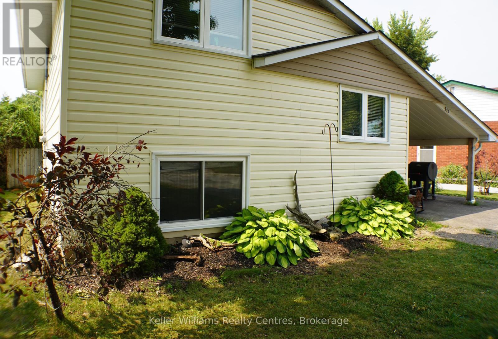 973 15th St A E Street, Owen Sound, Ontario  N4K 1Y2 - Photo 2 - X12376924